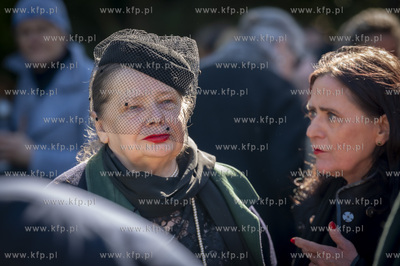 Gdańsk. Cmentarz Łostowicki. Uroczystości pogrzebowe...