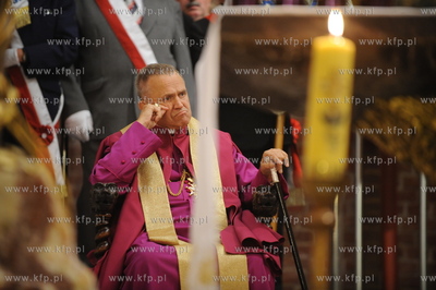 Ksiadz Jankowski idzie na emeryture. Z tej okazji w...