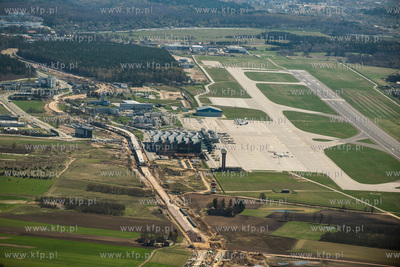 Lotnisko im. Lecha Walesy w Gdanku Rebiechowie oraz...