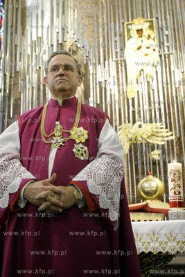 Ks. pralat Henryk Jankowski na mszy w kosciele sw....