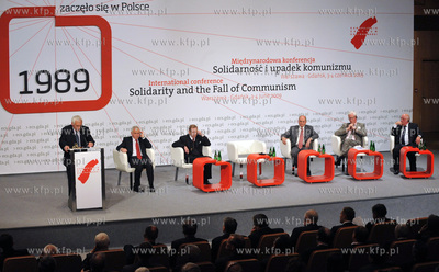 Obchody 20. rocznicy odzyskania wolnosci i upadku komunizmu....