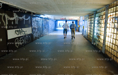 Gdansk Wrzeszcz. Tunel na dworcu PKP prowadzacy na...