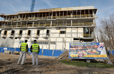 W Sopocie na ul. Bitwy pod Plowcami na wysokosci Zrodla...