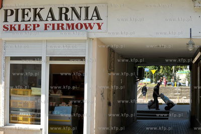 Gdansk Przymorze. Przejscie w budynku mieszkalnym tzw....