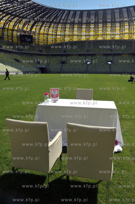 Slub na stadionie PGE Arena w Gdansku. Inga Szwarc...