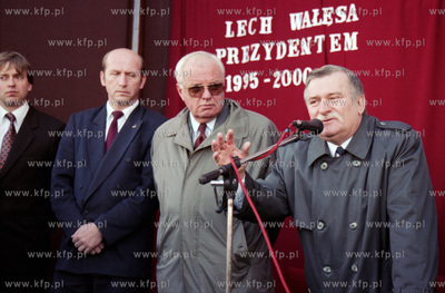 Wizyta prezydenta Lecha Walesy w Dziemianach na Kaszubach...