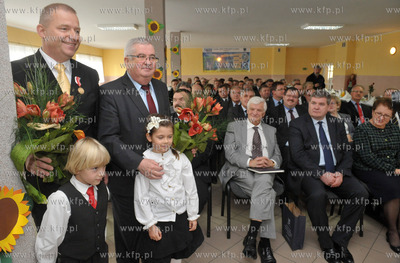 Banino, ul. Tuchomska. Uroczystosc wmurowania kamienia...
