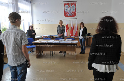 Egzamin gimnazjalny w gimnazjum nr 12 im Marii Sklodowksiej-Curie...