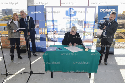 Uroczyste wmurowanie aktu erekcyjnego pod nowy budynek...