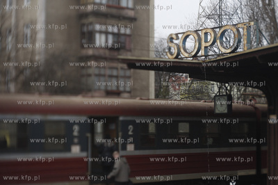 Sopot. Peron stacji Sopot.
17.01.2011
fot. Krzysztof...