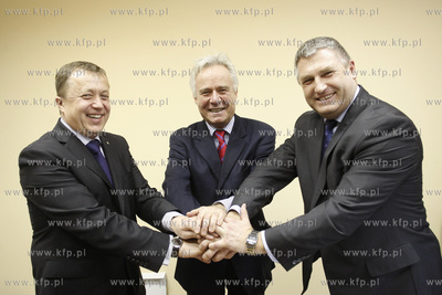 Gdansk. Podpisanie umowy pomiedzy GdanskimTeatrem Szekspirowskim...