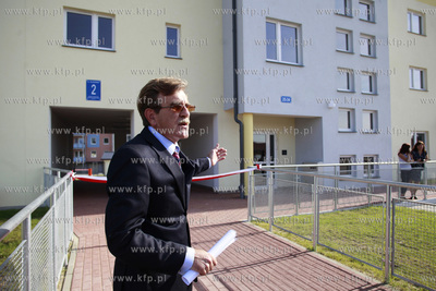 Uroczyste przekazanie do użytku 125 mieszkań wybudowanych...