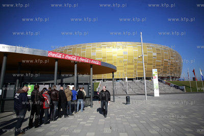 PGE Arena. Kolejka po bilety na mecz Lechia Gdansk...