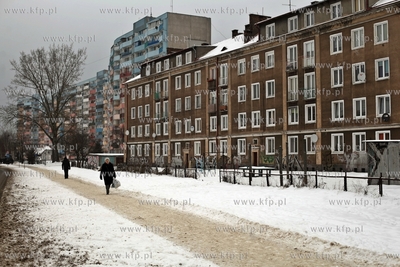 Gdansk Nowy Port. Falowiec przy ul. Wyzwolenia.
15.01.2013
fot....