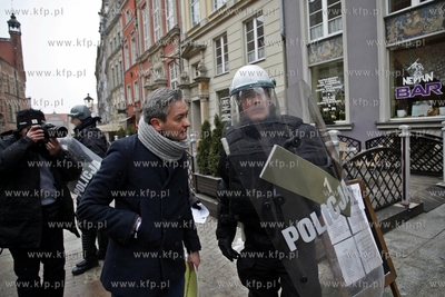 Gdansk. ul. Dluga manifa zorganizowana przez Trojmiejska...