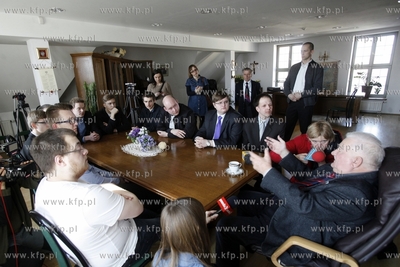 Biuro Lecha Walesy w Zielonej Bramie w Gdansku. Spotkanie...