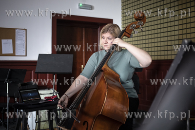 Agnieszka Olszewska, kontrabasistka Orkiestry Opery...