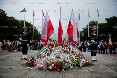 Gdynia. Centralne uroczystosci obchodow Swieta Wojska...