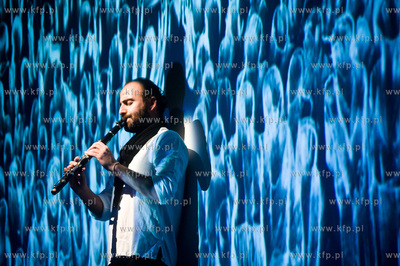 Gdansk. Centrum Sw. Jana. Swiatowa premiera performensu...