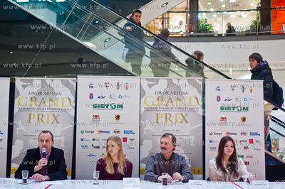 Gdansk. CH. Galeria Baltycka. Konferencja prasowa poprzedzajaca...