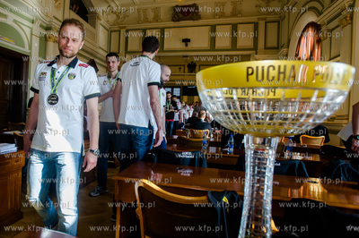 Gdansk. Sala Obrad Rady Miasta. Wizyta zespolu siatkarzy...