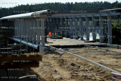 Gdynia. Budowa Nowej pieszej kladki nad Droga Gdynska
16.07.2009
fot....