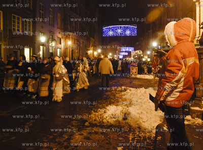 Wigilia na Dlugim Targu w Gdansku, wspolne dzielenie...