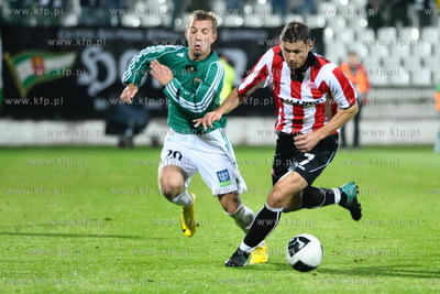 Lechia Gdansk  w ramach rozgrywek ekstraklasy pokonuje...