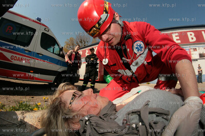 Cwiczenia wypadku masowego z duza iloscia osob poszkodowanych...