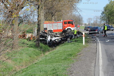 4 osoby zginely, a 3 zostaly ranne w wypadku, do ktorego...