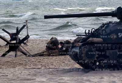 Operacja D Day - byla przedmiotem inscenizacji na plazy...