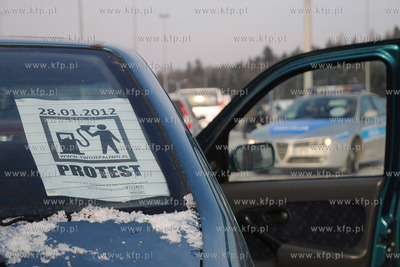 Kierowcy z Gdyni i okolic protestowali wspolnie przeciwko...