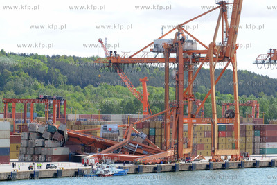 Przystan promowa Stena Line w Gdyni. Wychodzacy w podroz...