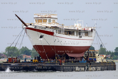 Transport kadluba do portu wewnetrzego w Gdansku szkolnego...