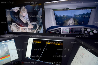 Gdynia. Prezentacja symulatora lokomotywy SIMTRAQ....