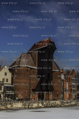Gdańsk. Rybackie Pobrzeże i zabytkowy Żuraw nad...