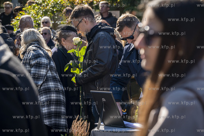 Gdańsk. Cmentarz Łostowicki. Uroczystości pogrzebowe...