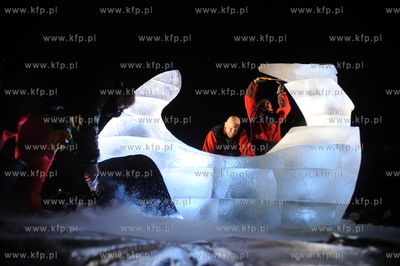 Gdynia, Bulwar Nadmorski. Festiwal rzezb lodowych....