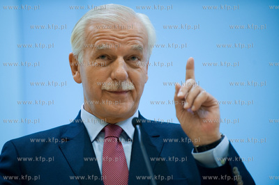 Spotkanie Andrzeja Olechowskiego ze studentami na Wydziale...