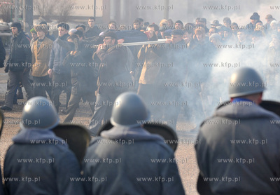 Realizacja filmu Czarny Czwartek na rogu ul. 10 Lutego...