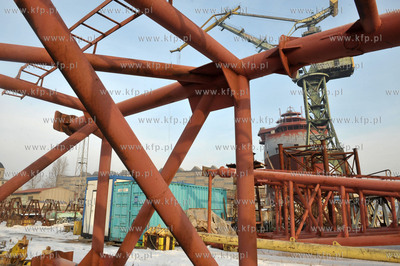 Stocznia Gdansk. Budowa statku typu PSV Ocean Art do...