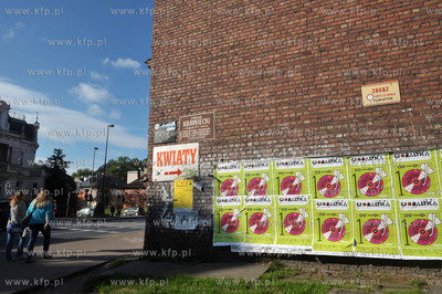 Gdańsk Wrzeszcz. Zakaz plakatowania i plakaty nalepione...