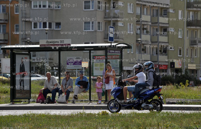 Gdańak Zaspa. Przystanek autobusowy na dawnym pasie...
