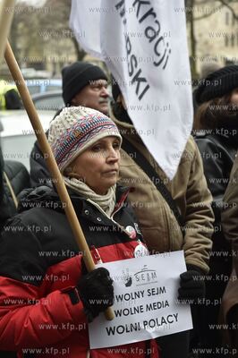 Gdańsk. Targ Drzewny. Demonstracja środowisk opozycyjnych...