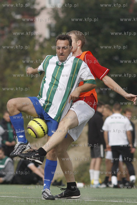 Gdansk Zaspa. Pilkarski turniej dzikich druzyn Do przerwy...