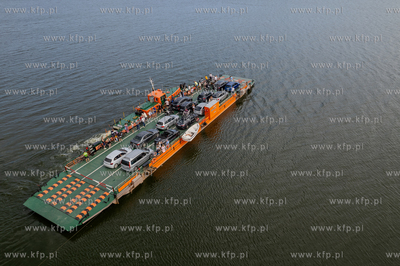 Przeprawa promowa Świbno - Mikoszewo. 25.08.2024 fot....