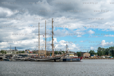 Żaglowiec STS "Pogoria" powrócił do Gdyni po zakończeniu...