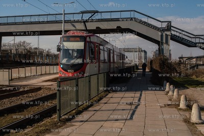 Gdańsk. Kładka przy przystanku SKM Gdańsk Stocznia....