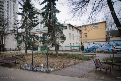 Gdańsk Wrzeszcz. Znicze przy Skwerze Bohaterskiego...