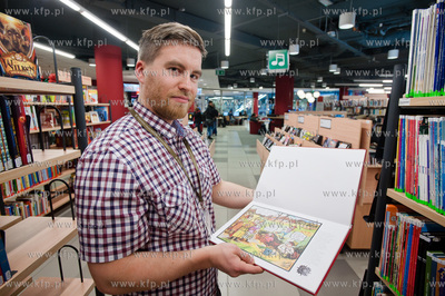 Gdansk. Biblioteka Manhattan w CH Manhattan. Kolekcja...